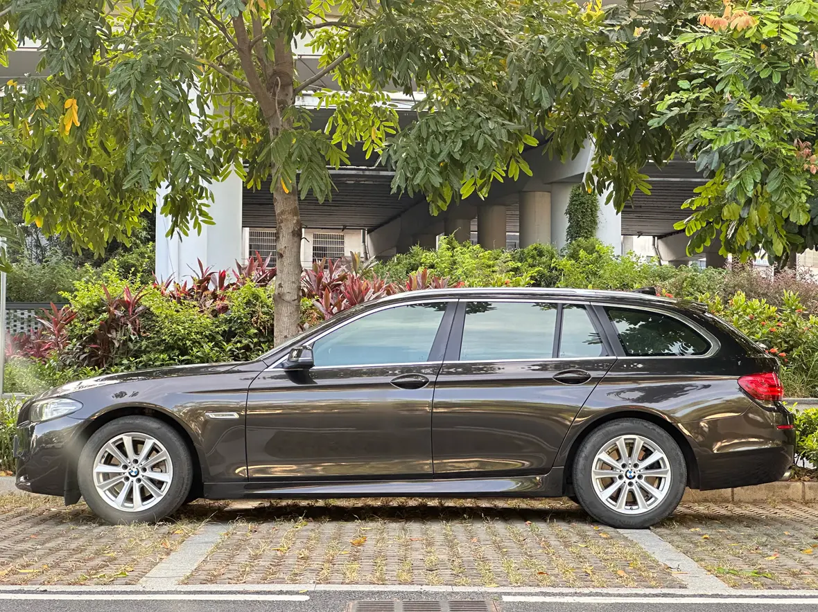 BMW 5 Series (imported)