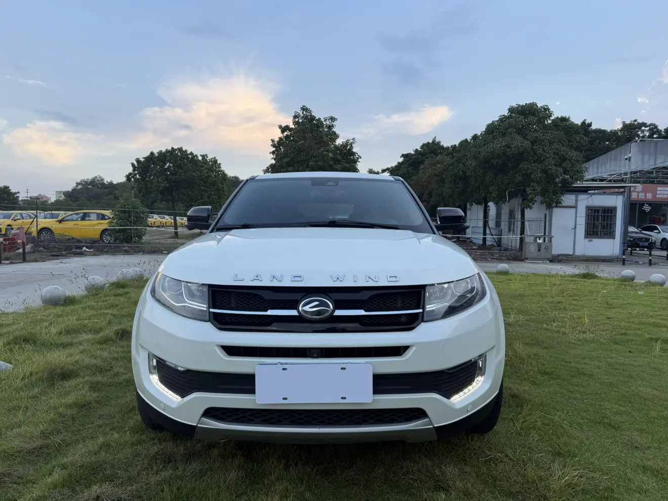 Lu Feng Landwind X7