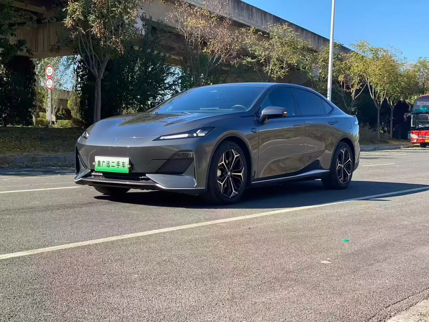 Deepal Dark blue SL03