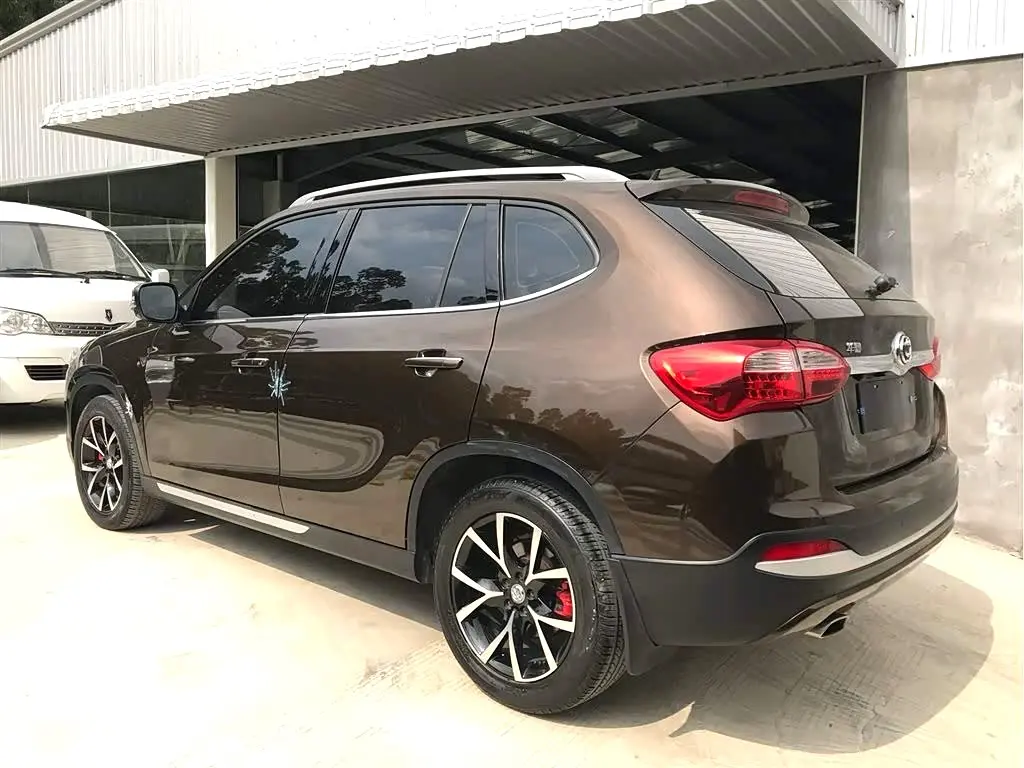 Brilliance Zhonghua V5