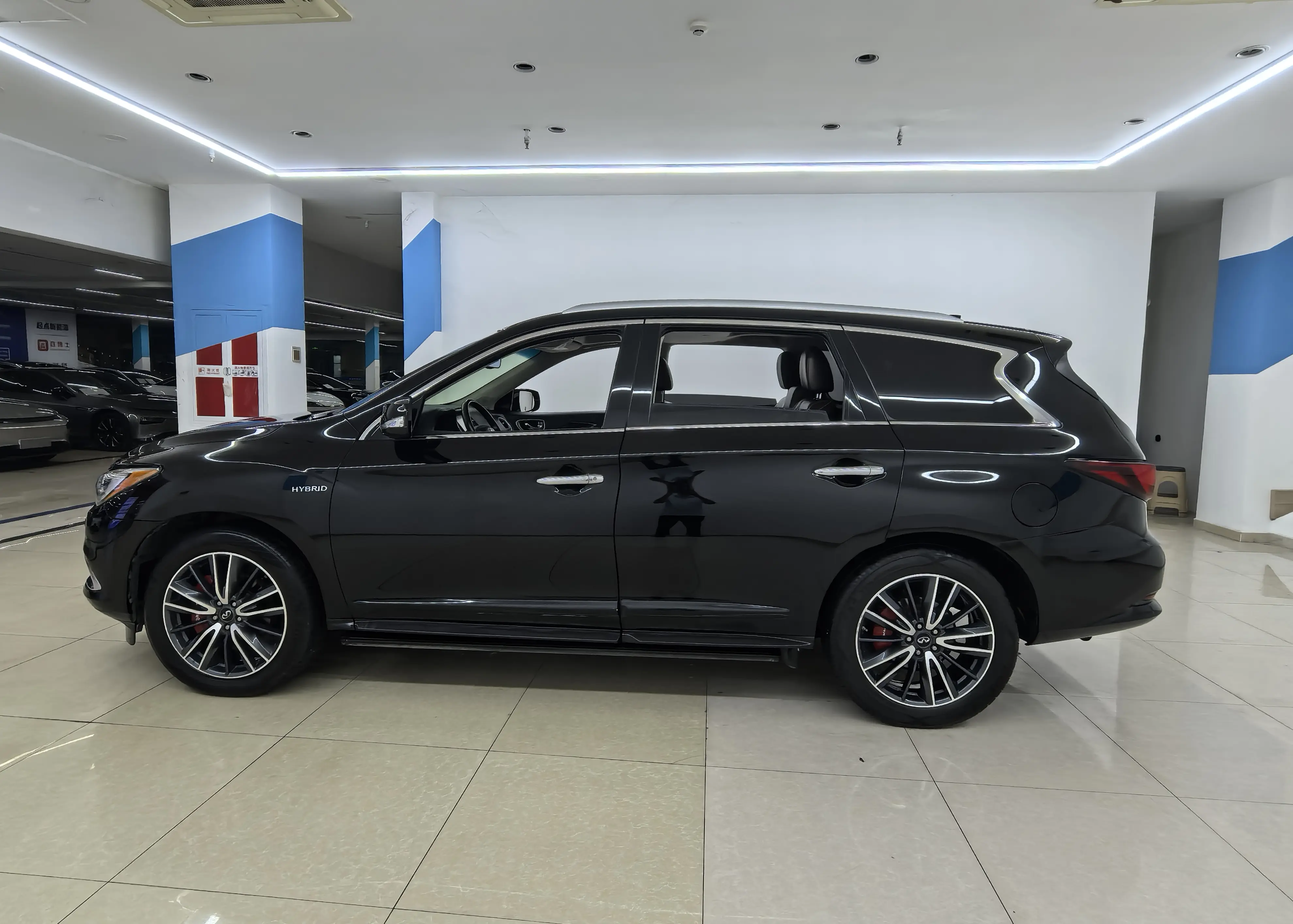 Infiniti QX60 (imported)