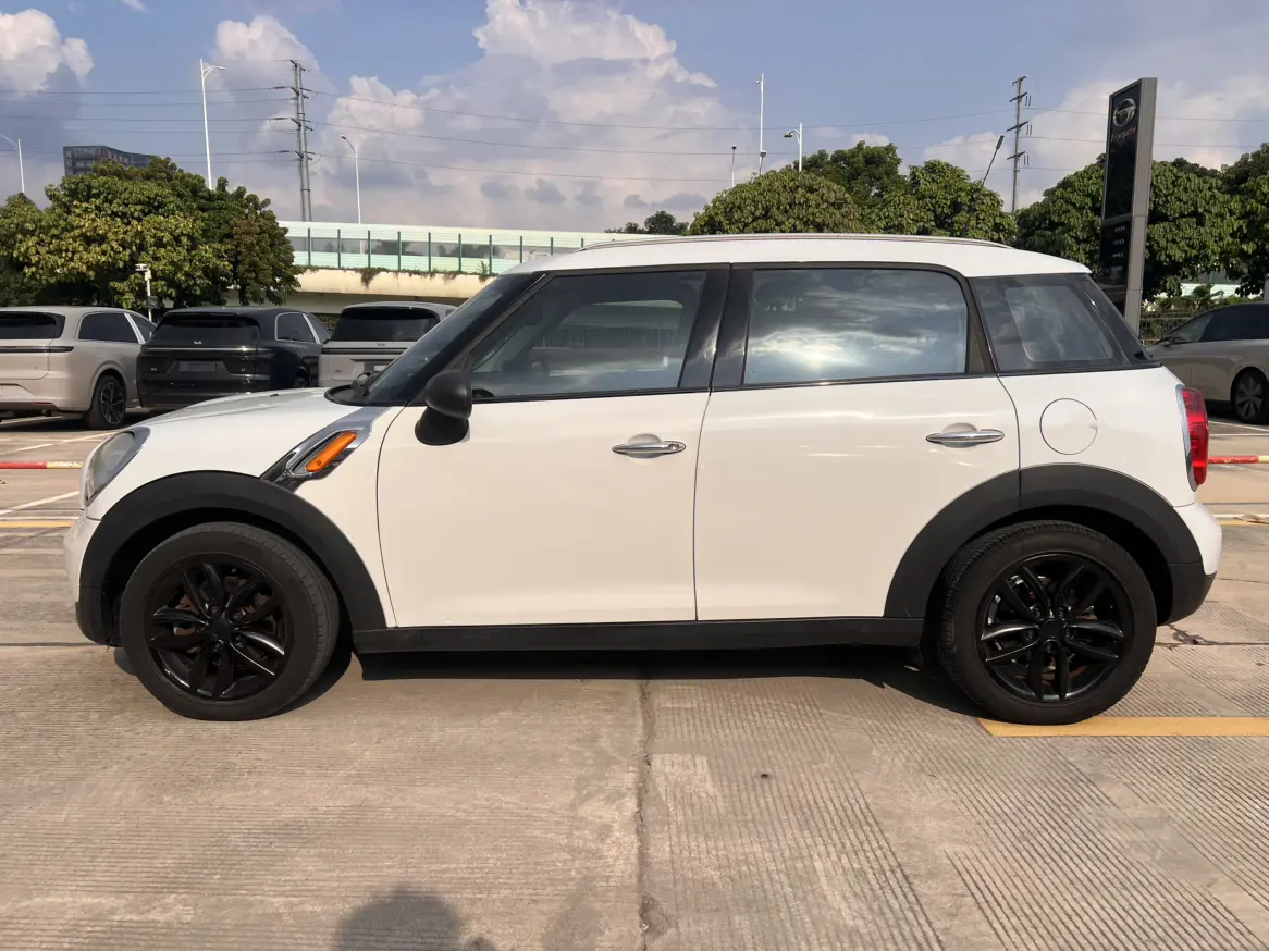 MINI COUNTRYMAN