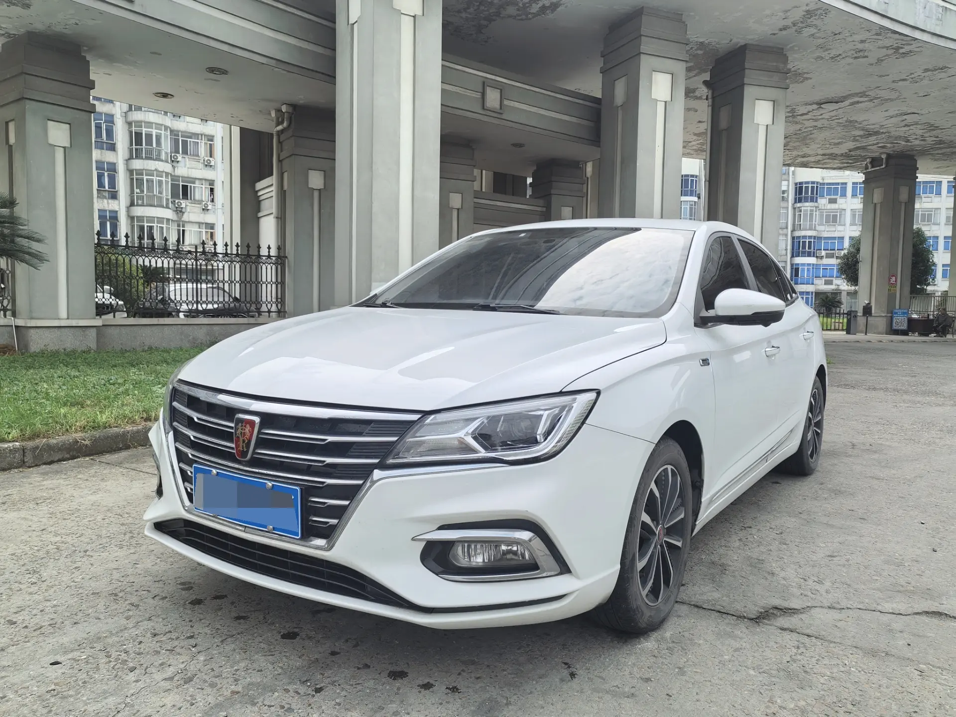 Roewe i5