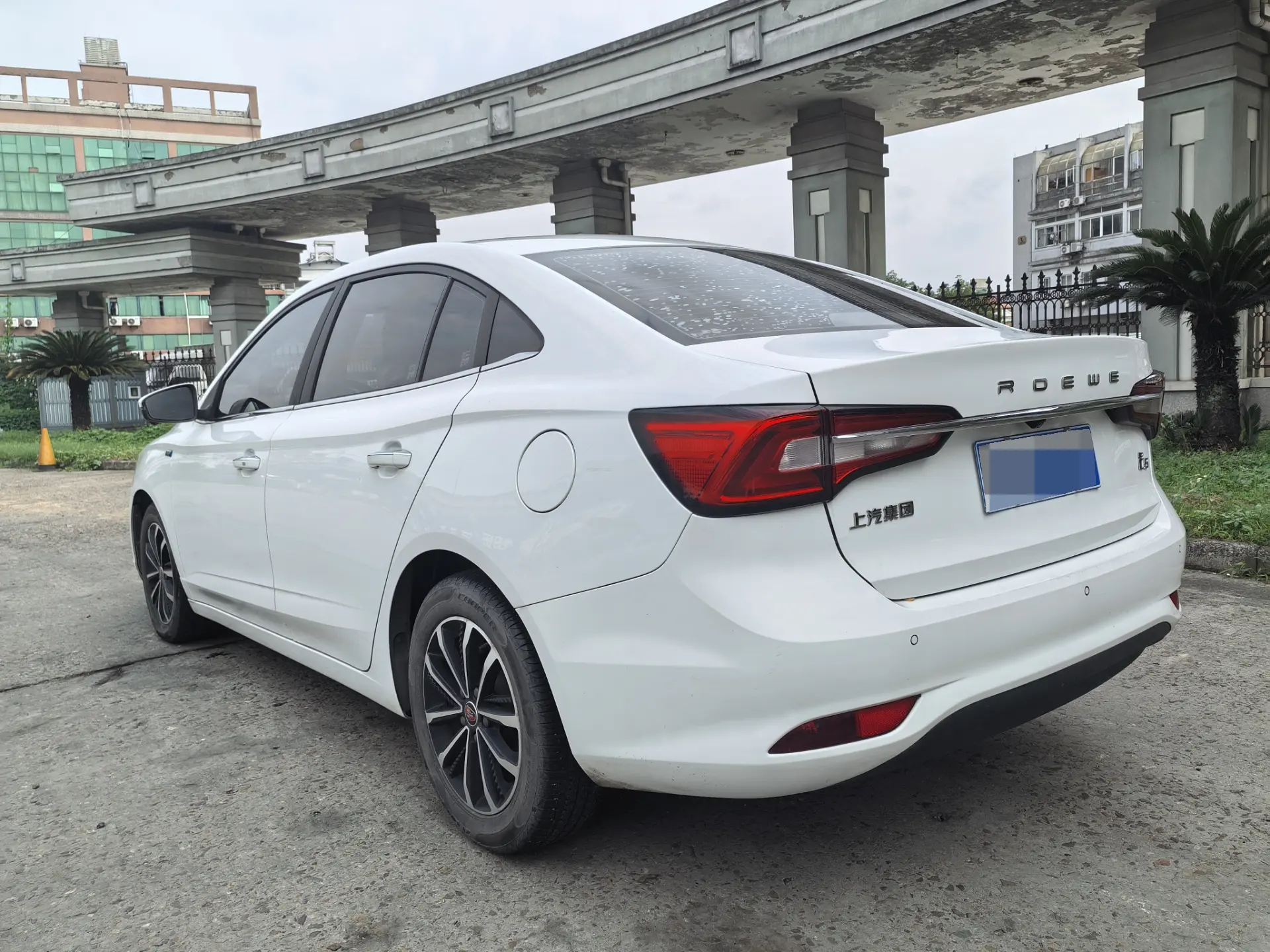 Roewe i5