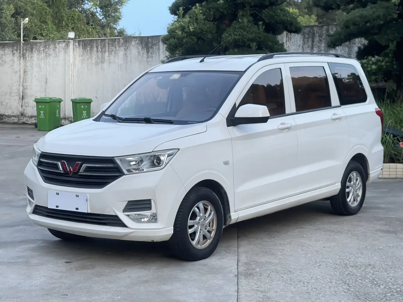 Wuling Hongguang V
