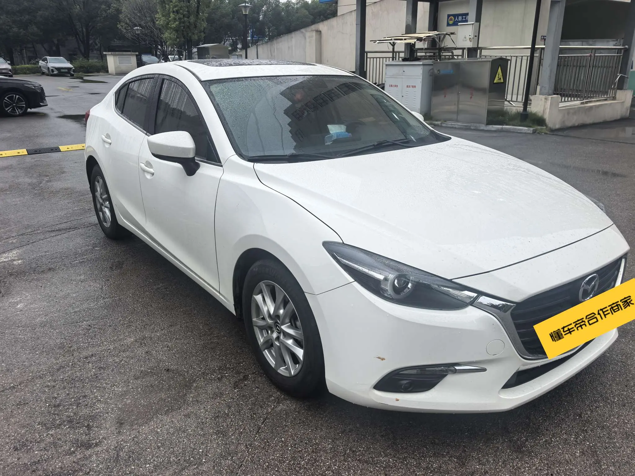 Mazda 3 Angkesela
