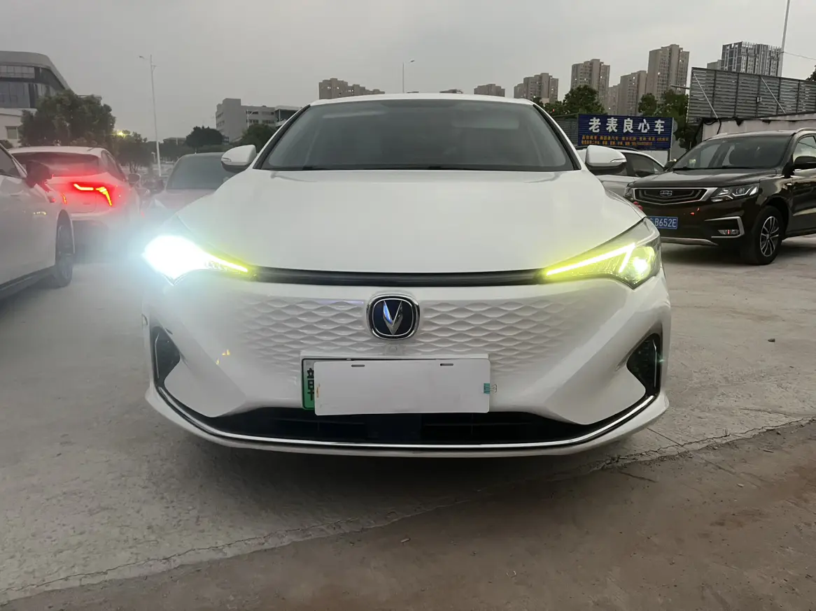 Changan Eado EV  из Китая