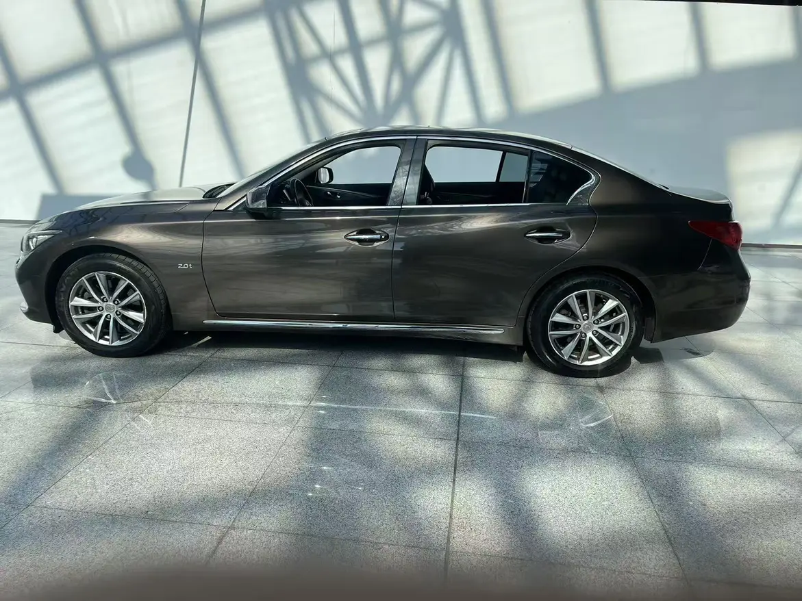 Infiniti Q50L