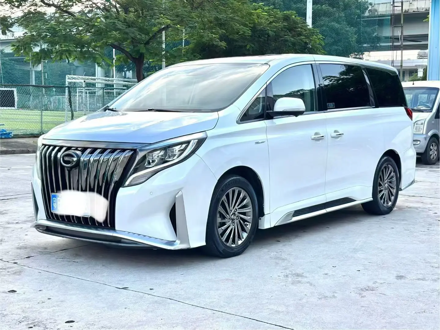 GAC Trumpchi M8  из Китая