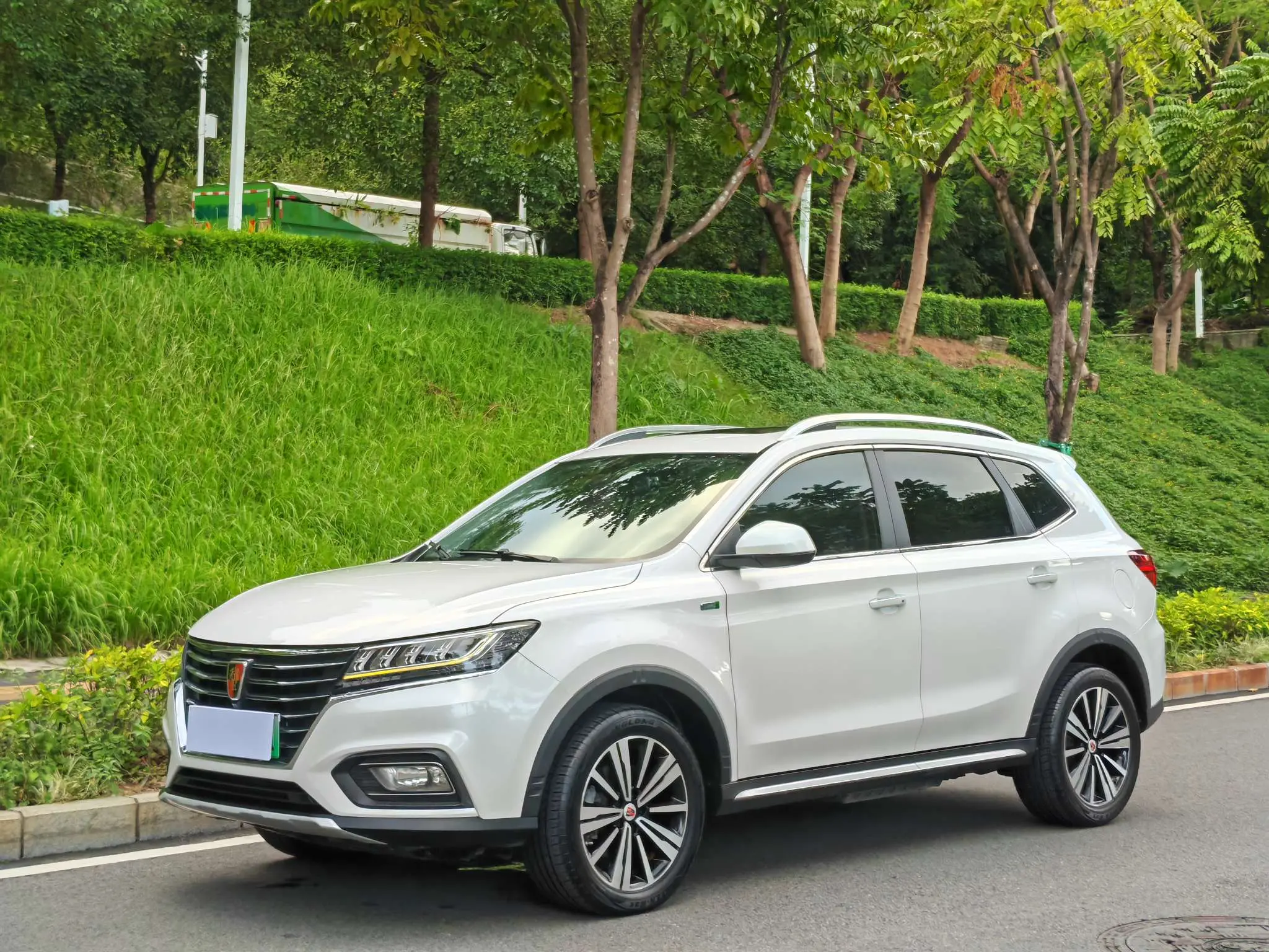 Roewe eRX5