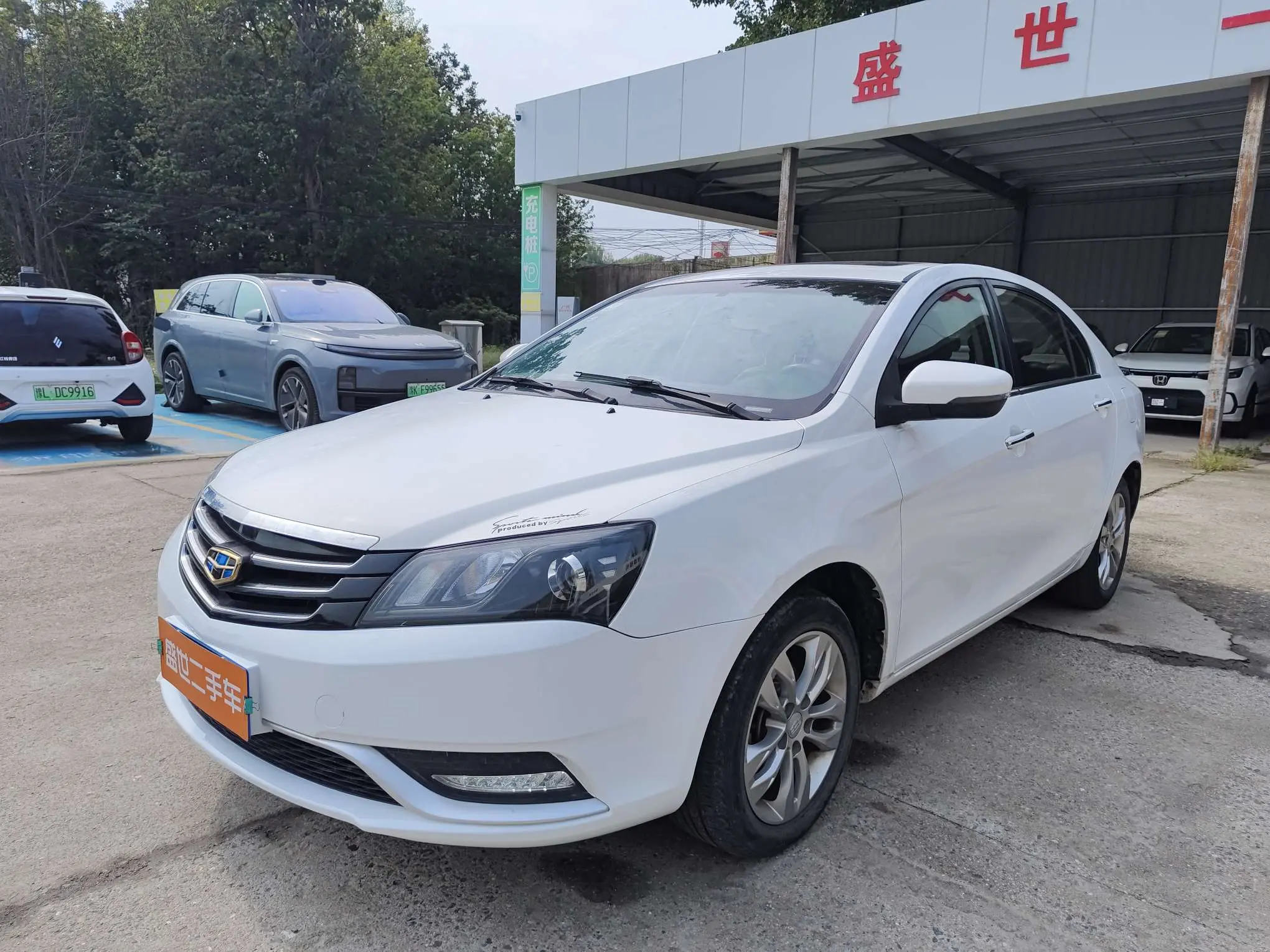 Geely Emgrand  из Китая
