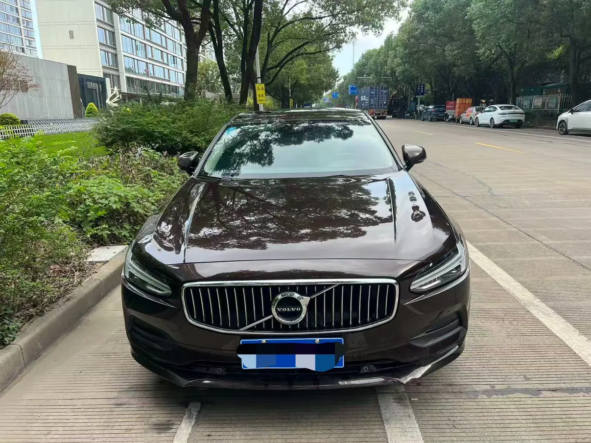 Volvo S90