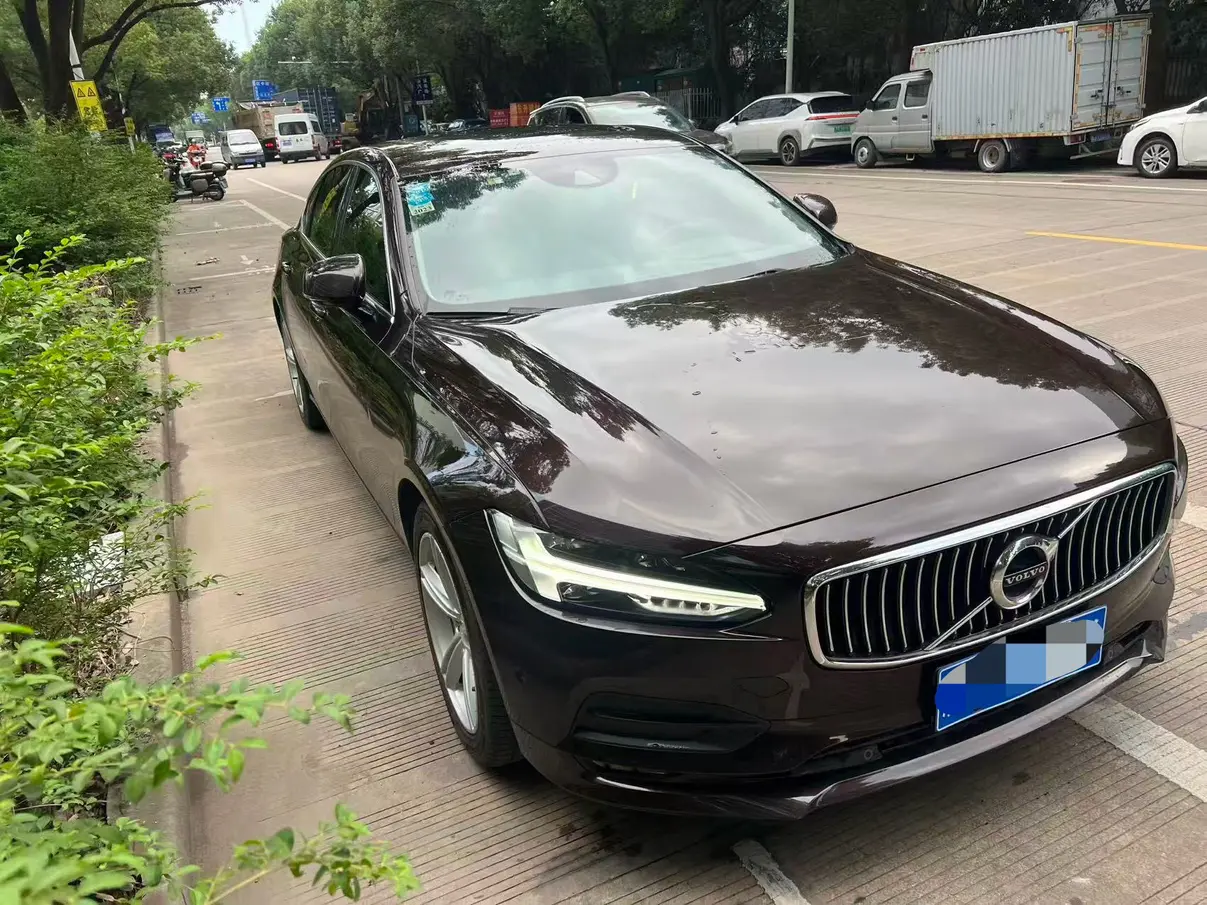 Volvo S90