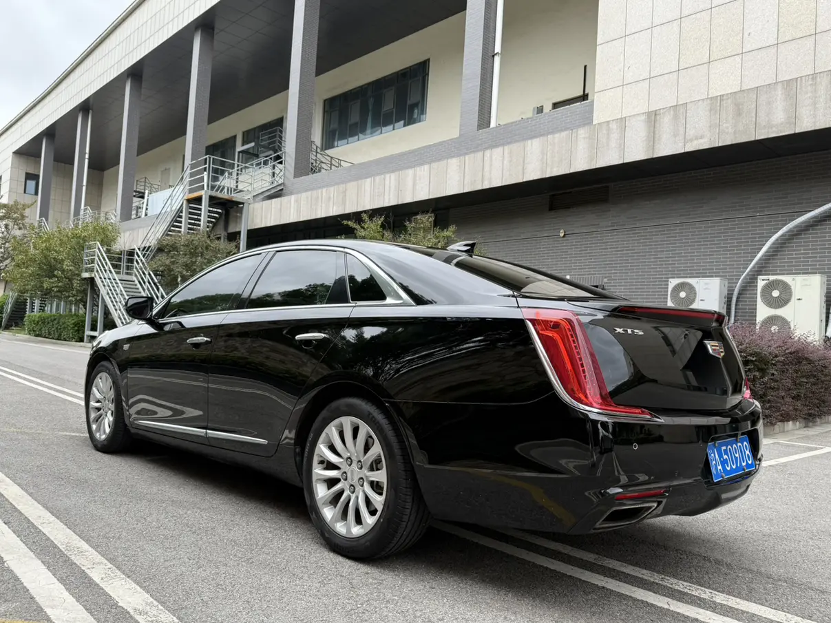 Cadillac XTS