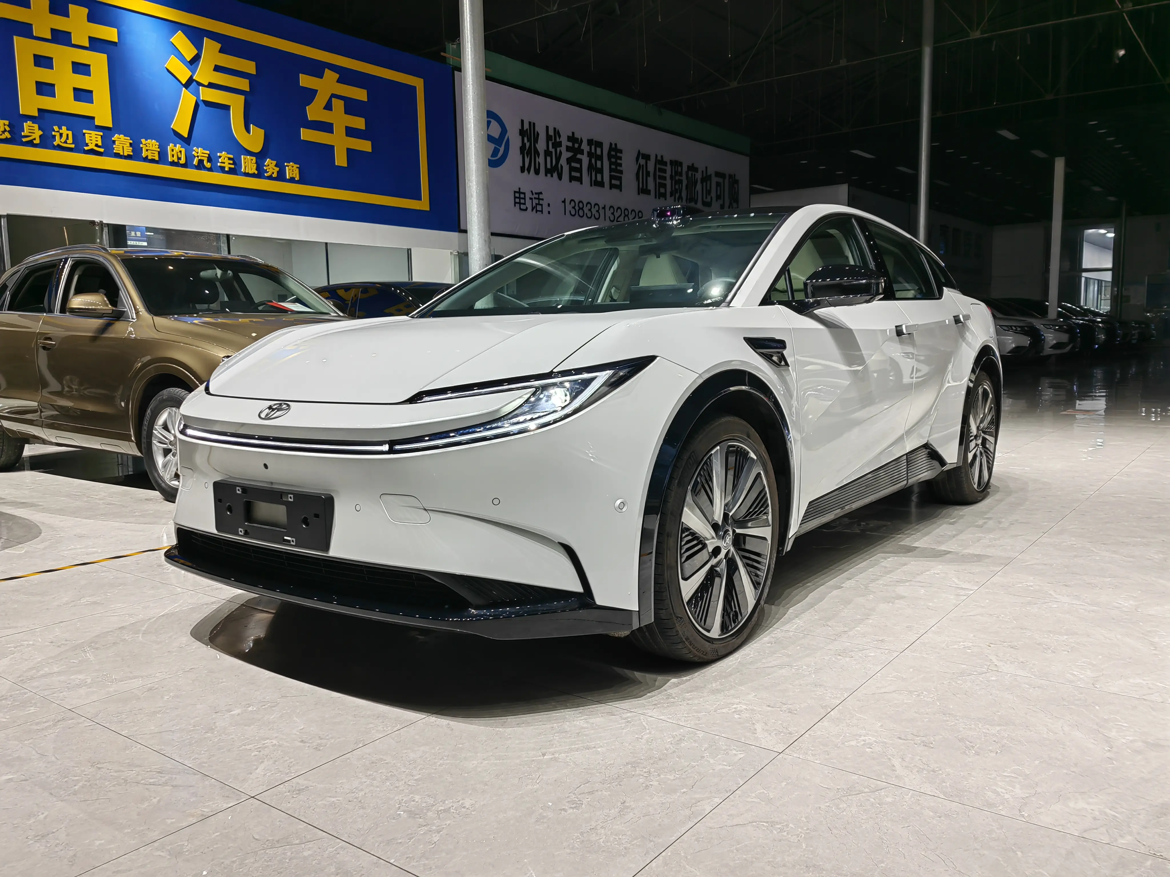 Toyota bZ5  из Китая