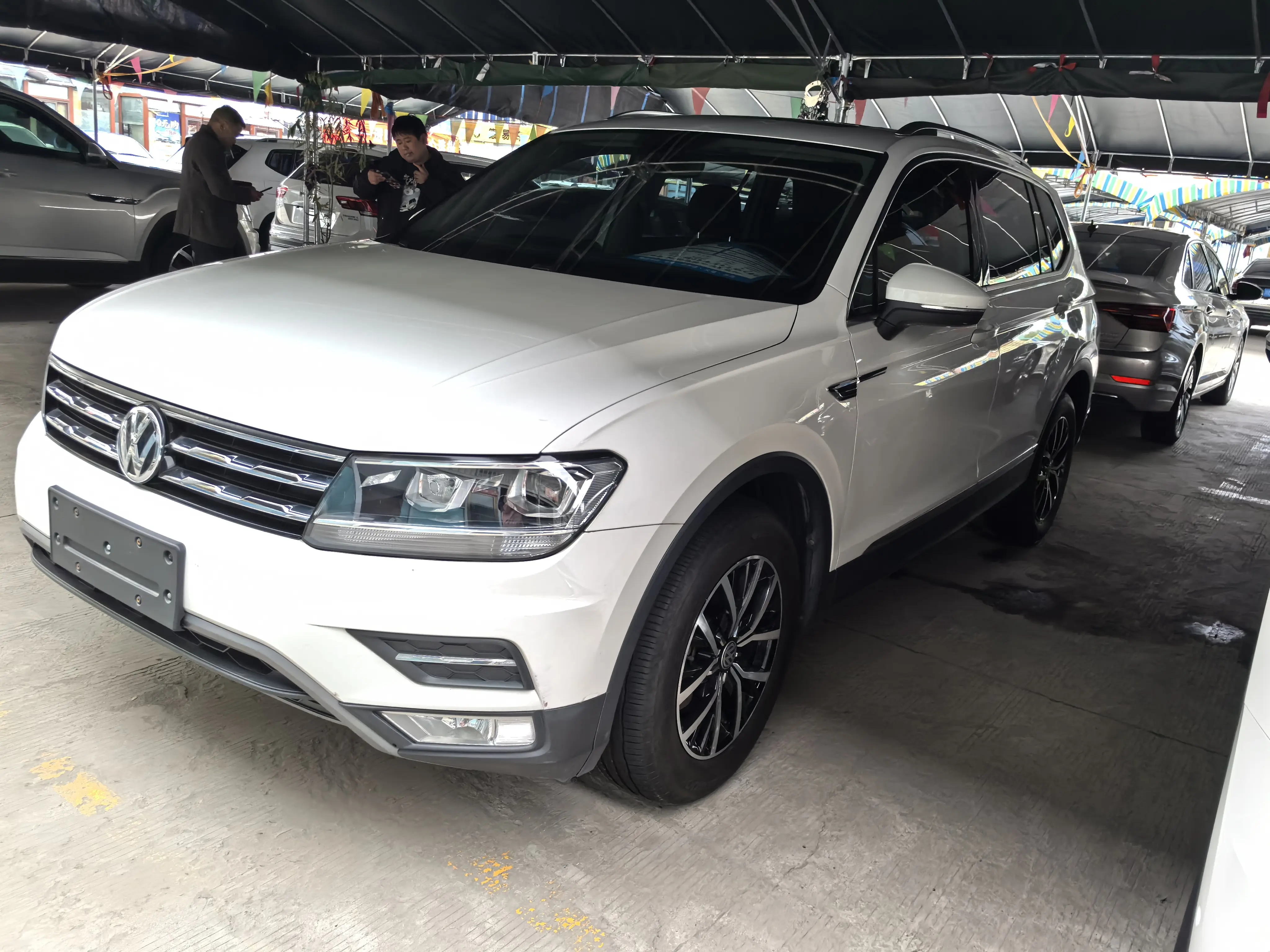 Volkswagen Tiguan L  из Китая