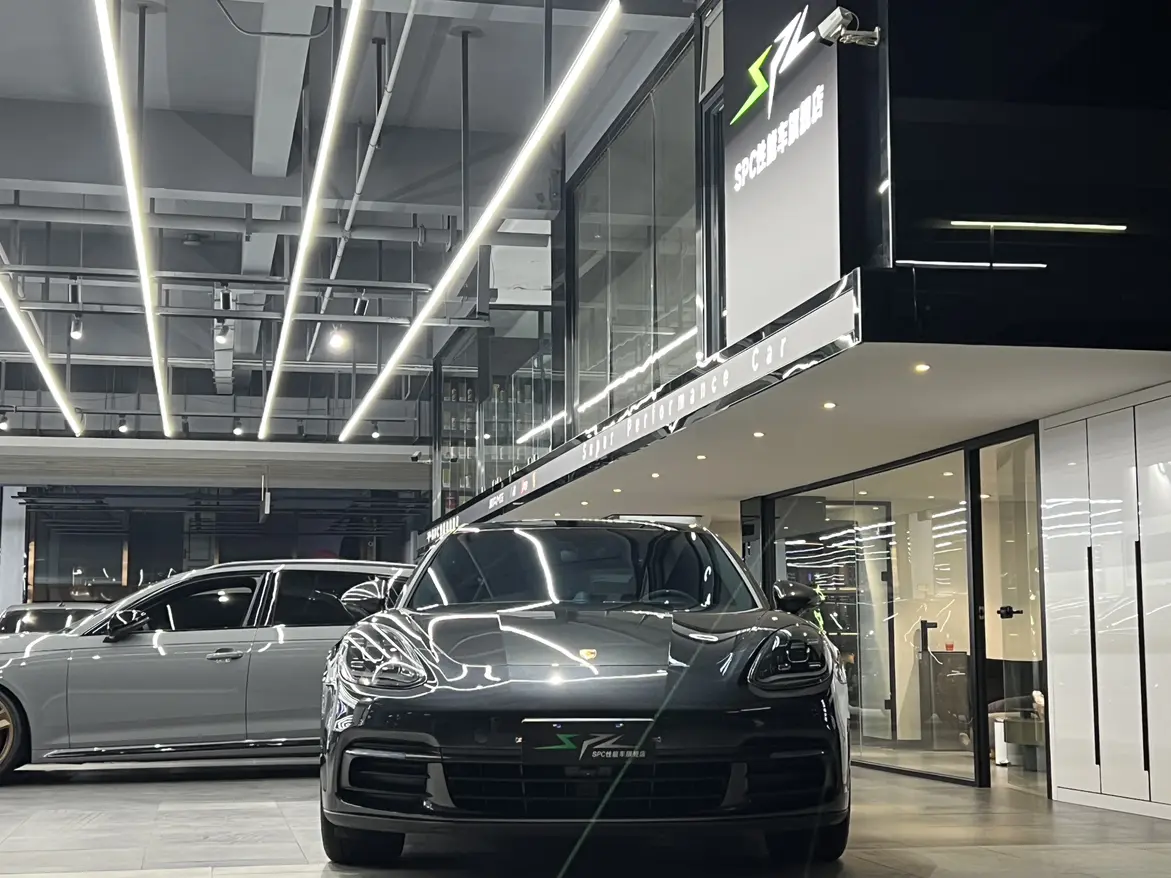 Porsche Panamera