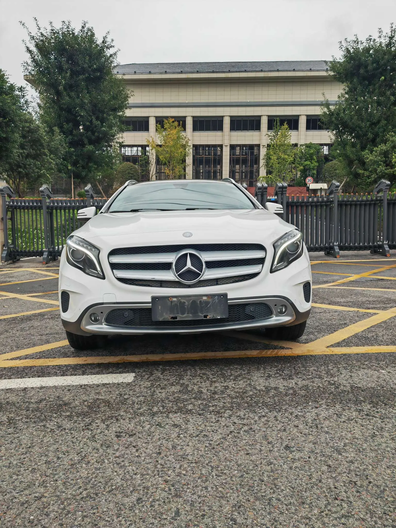 Mercedes-Benz GLA  из Китая