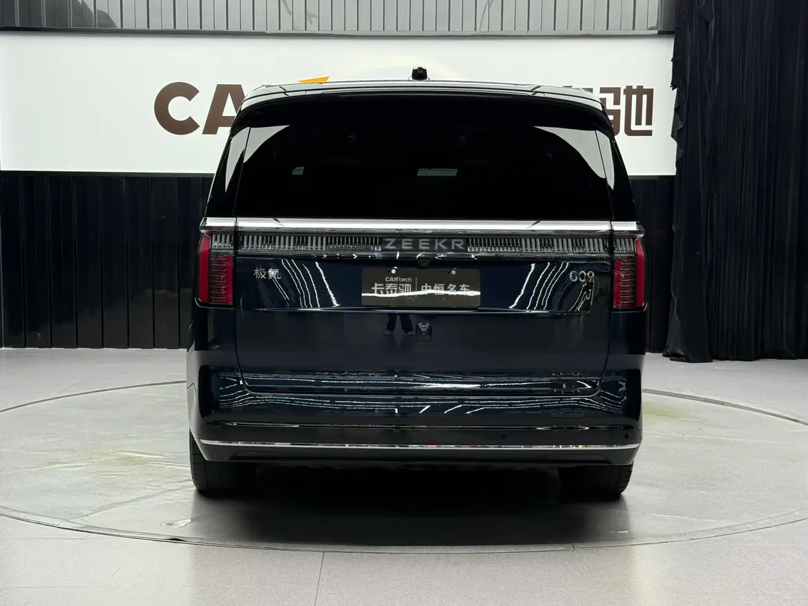 ZEEKR 009