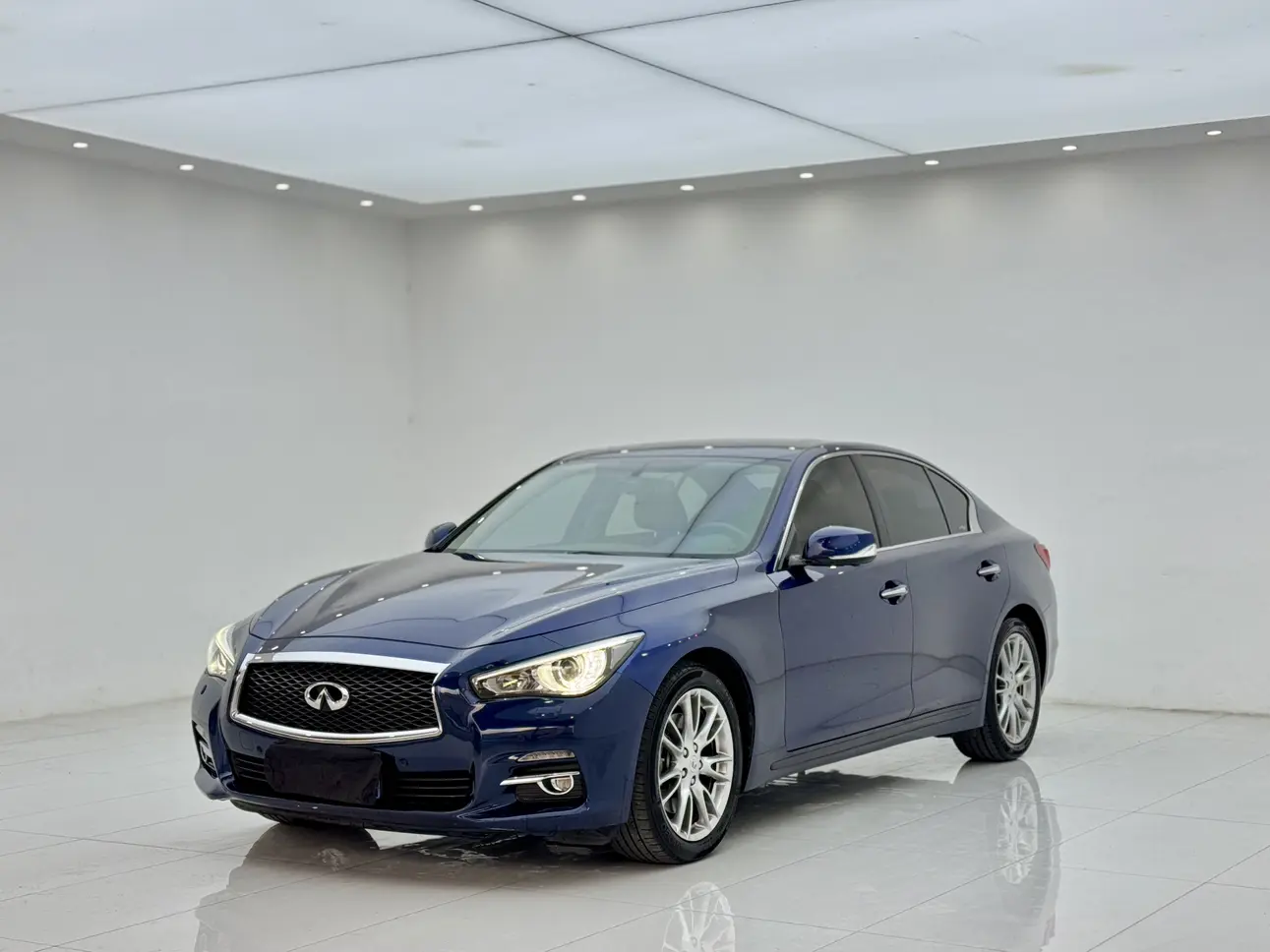 Infiniti Q50L