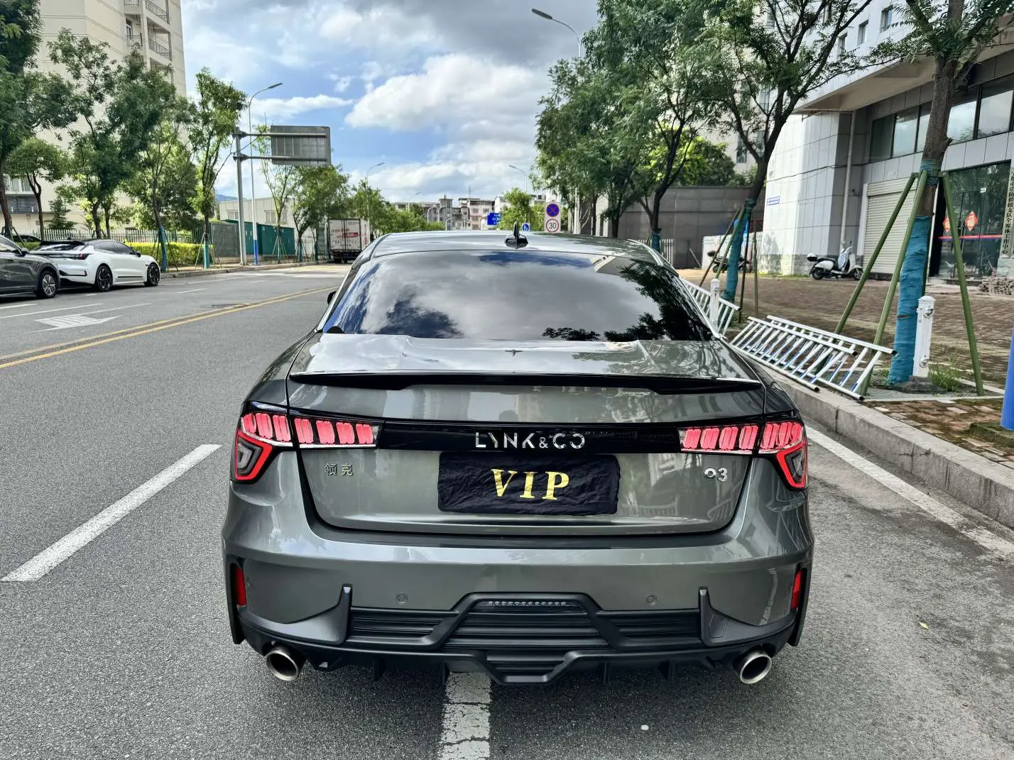 Lynk & Co 03
