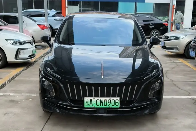 Hongqi E-QM5