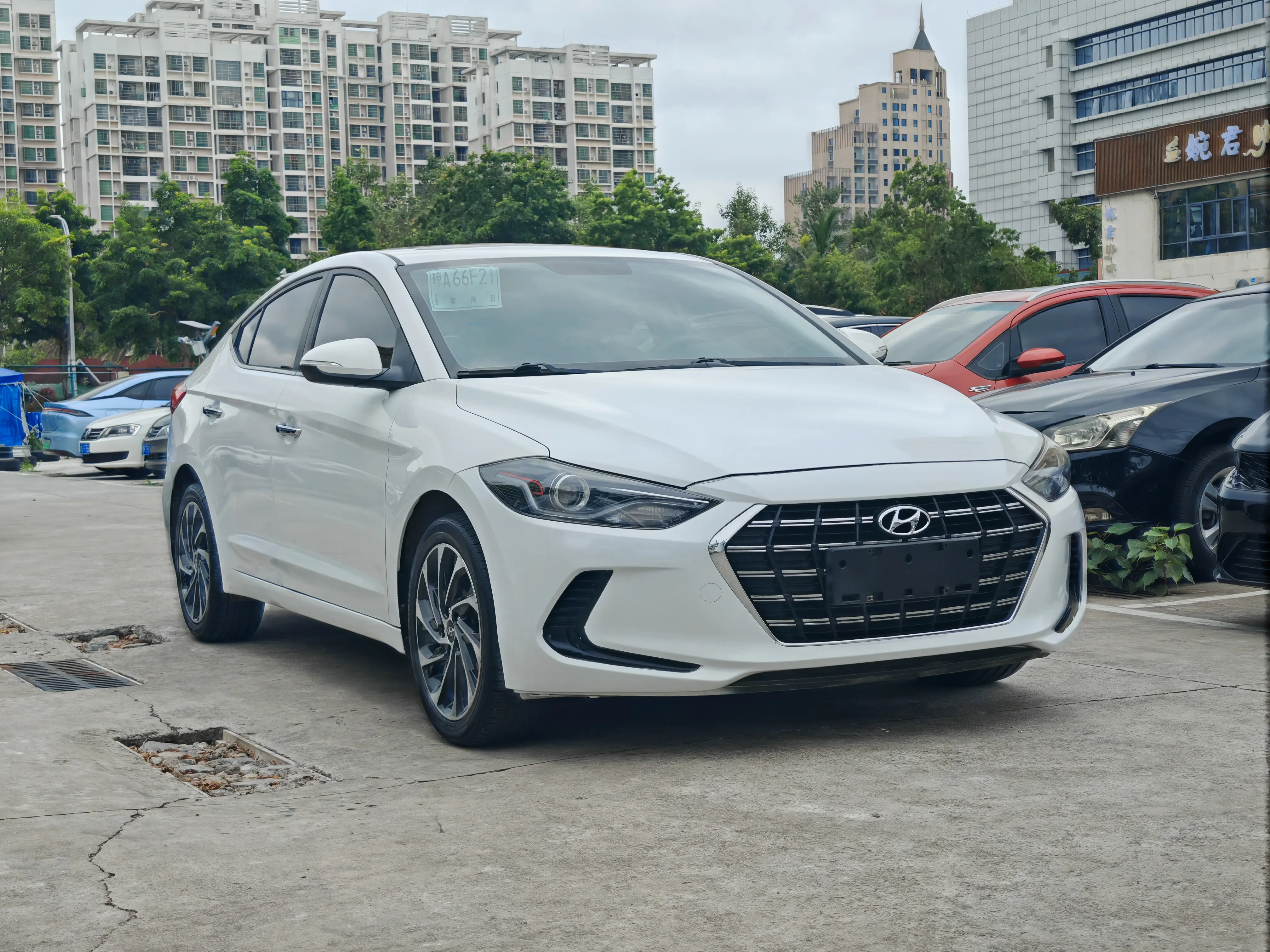 Hyundai Lead