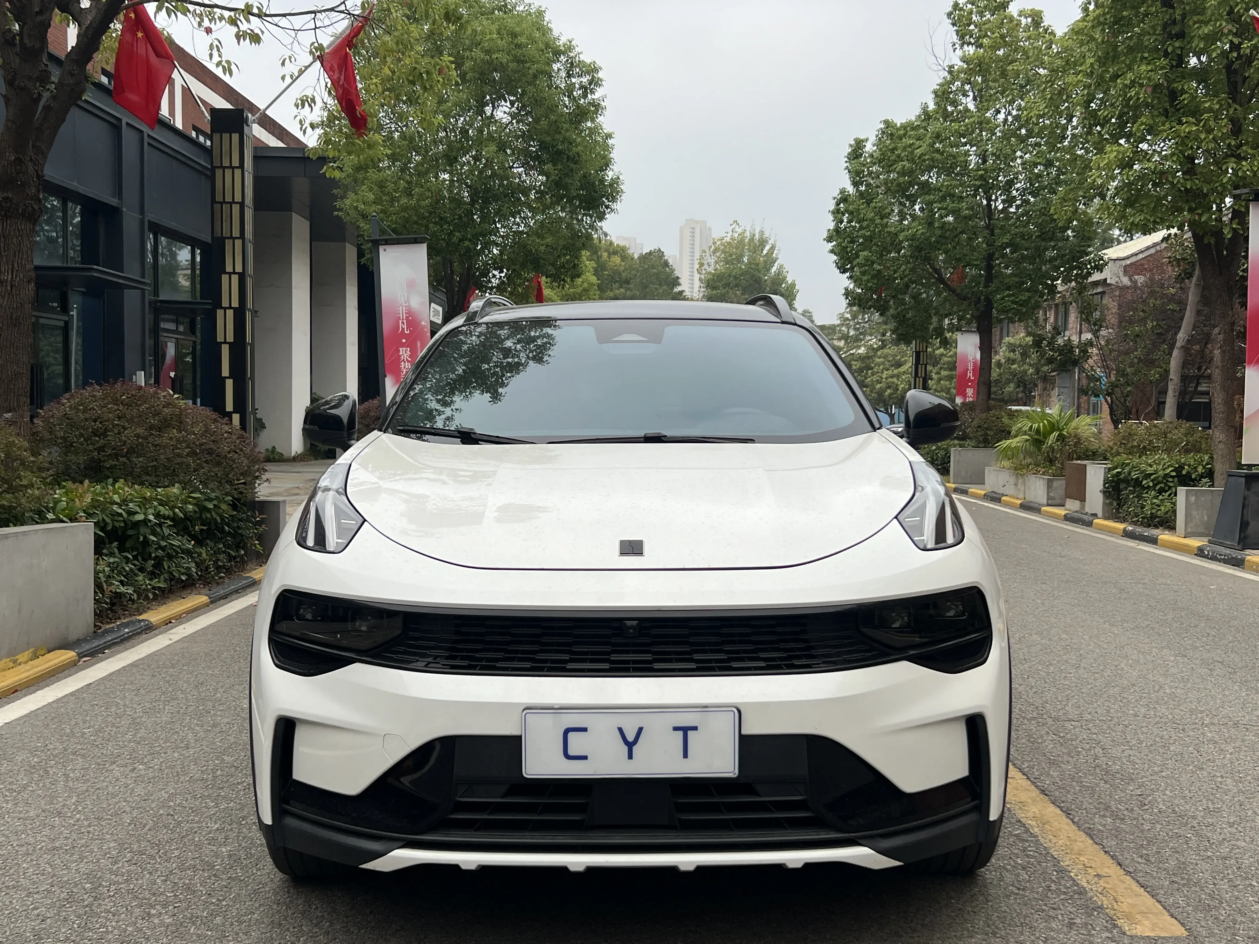 Lynk & Co 01