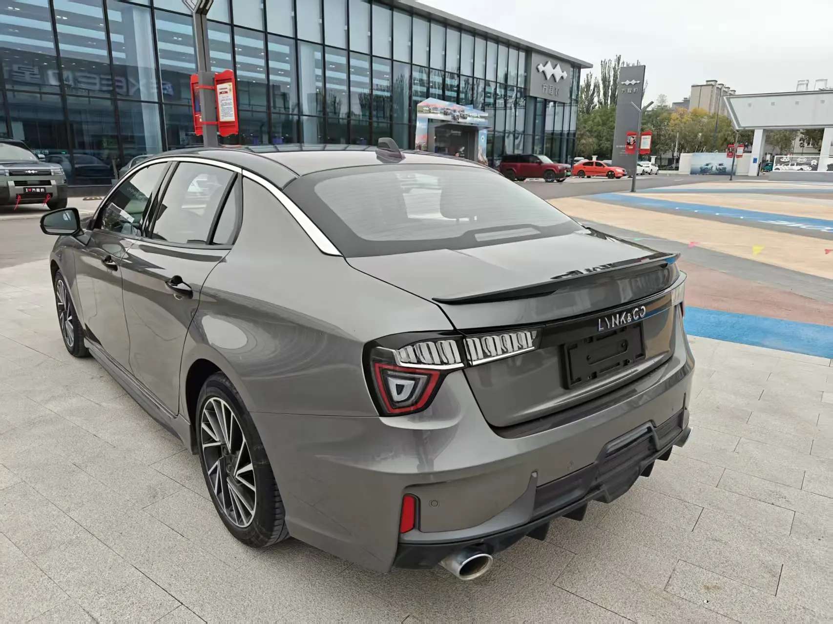 Lynk & Co 03