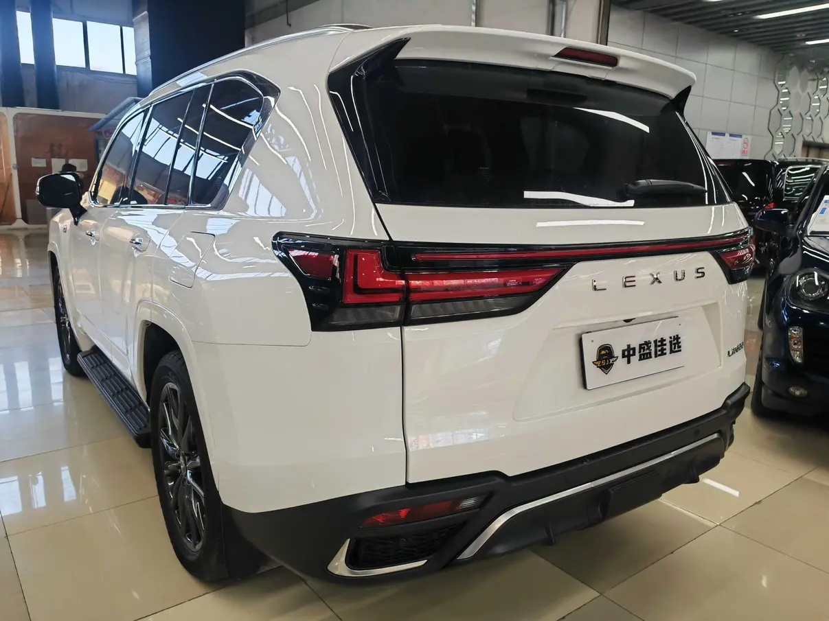 Lexus LX
