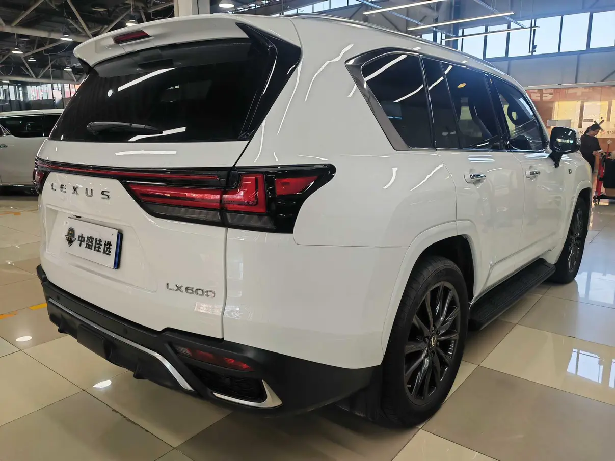 Lexus LX
