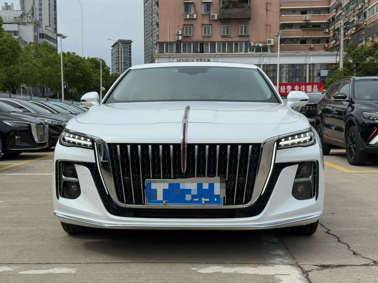 Hongqi H5  из Китая