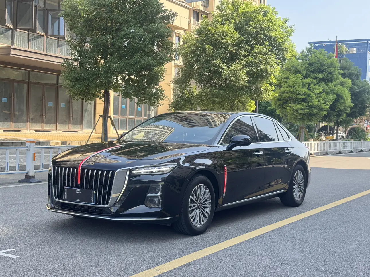 Hongqi H5