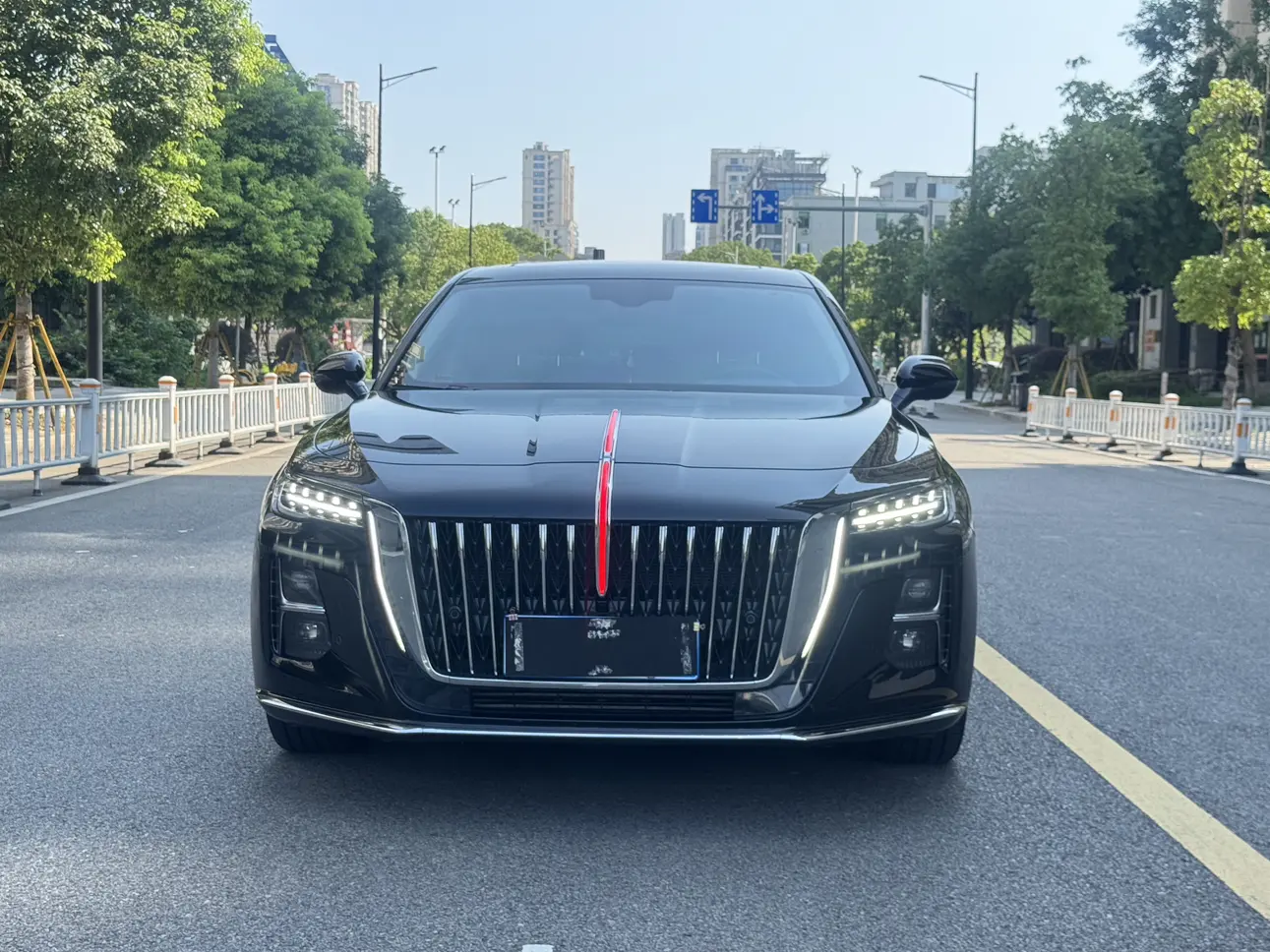 Hongqi H5