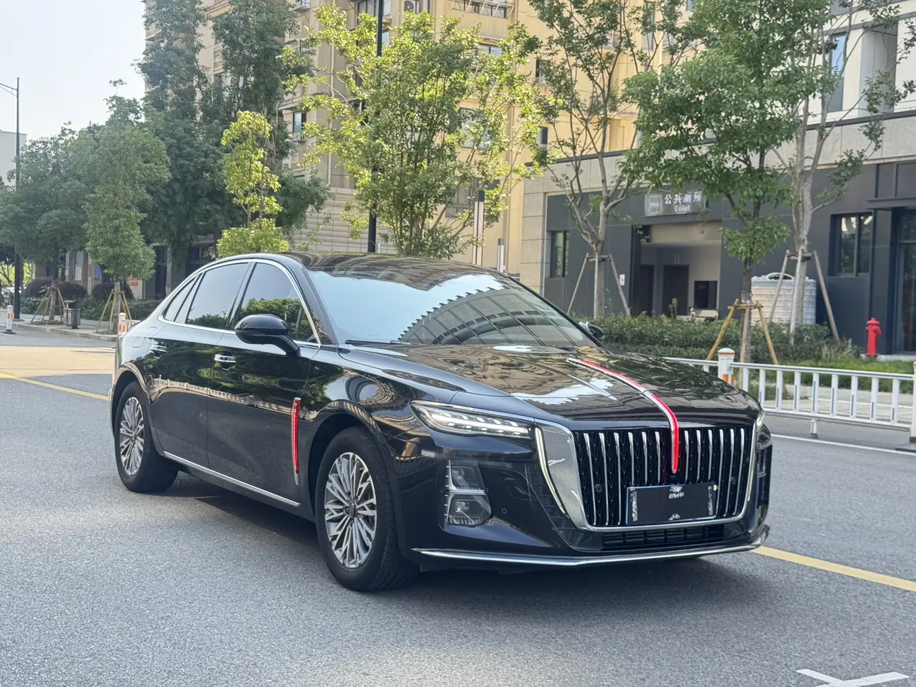 Hongqi H5