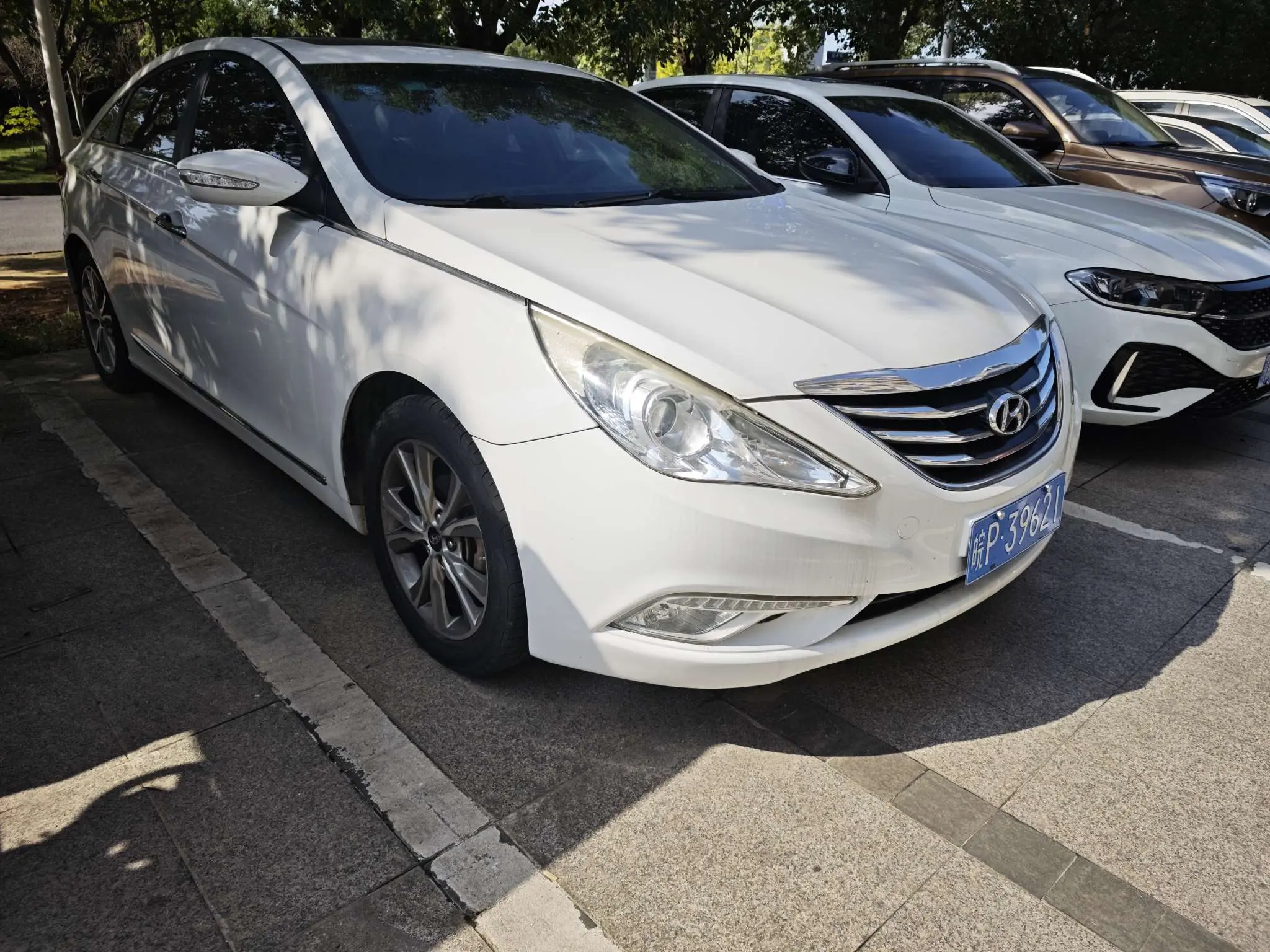 Hyundai Sonata eight