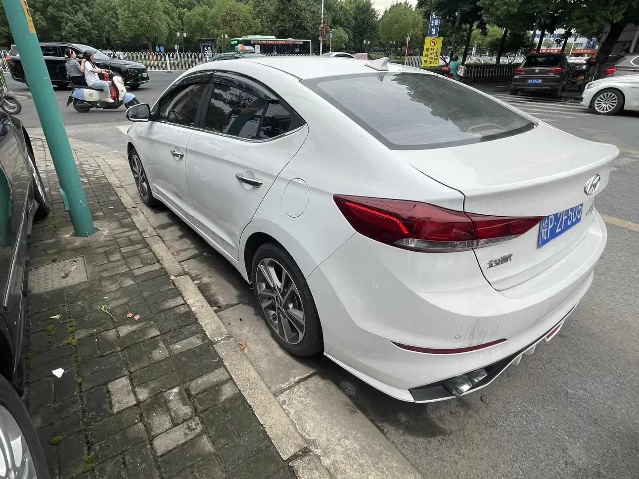 Hyundai Lead