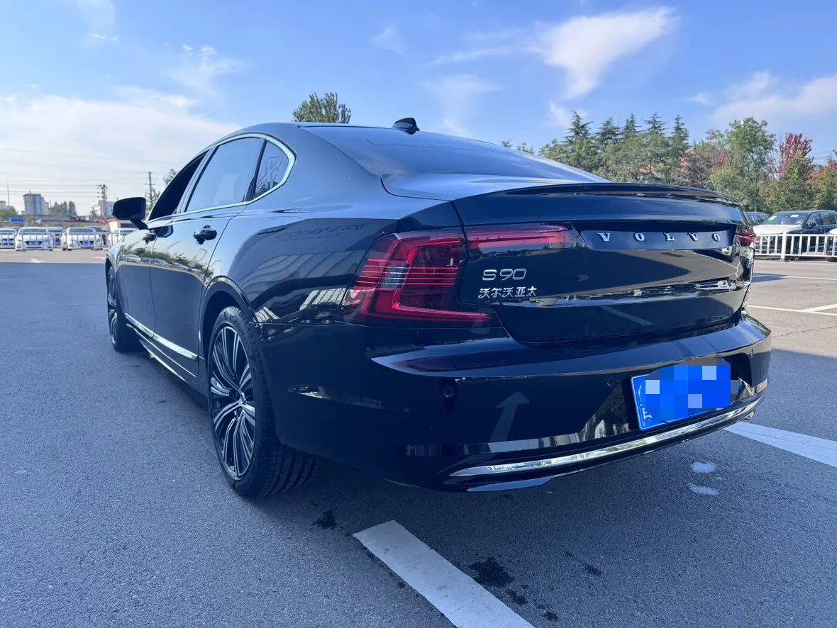 Volvo S90