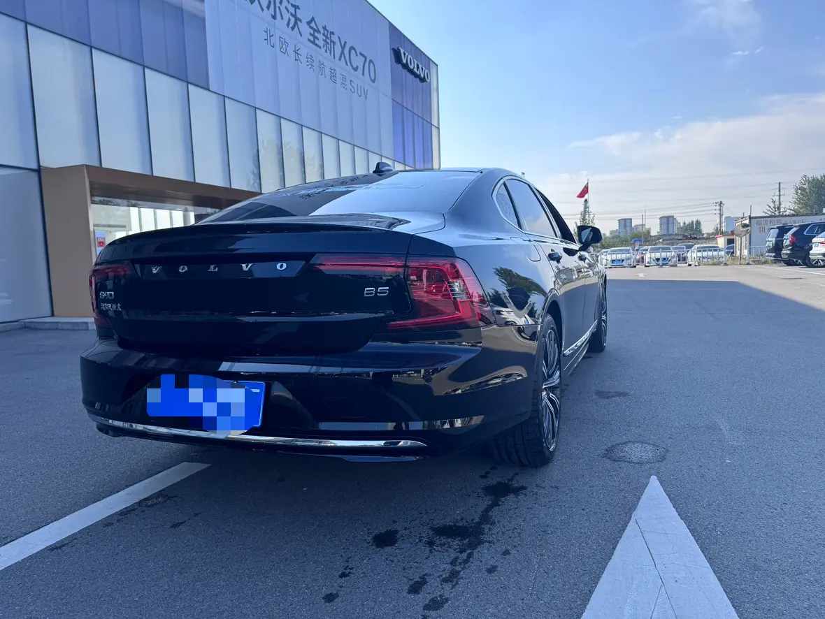 Volvo S90