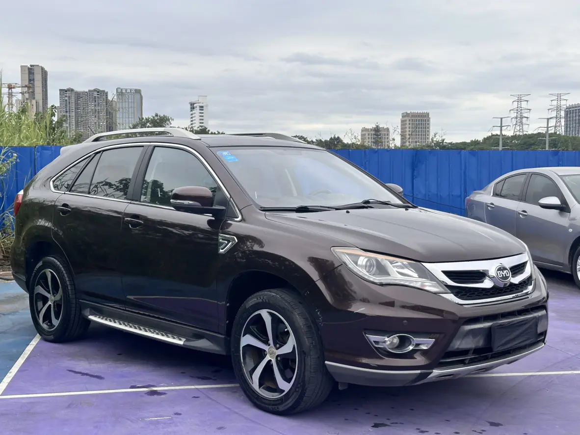 BYD S7