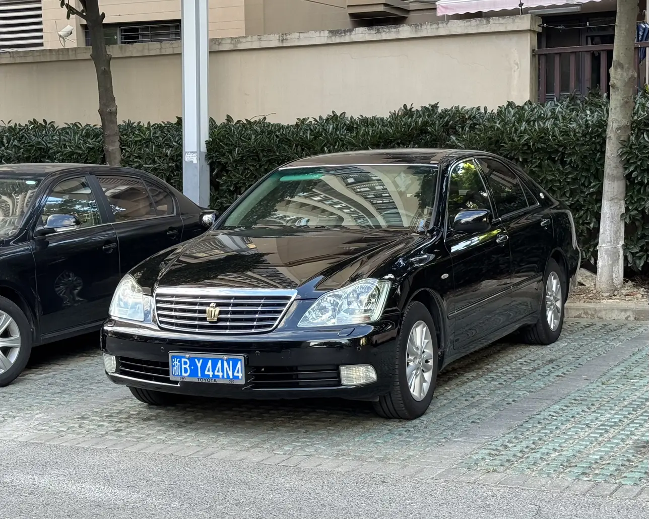 Toyota Crown  из Китая