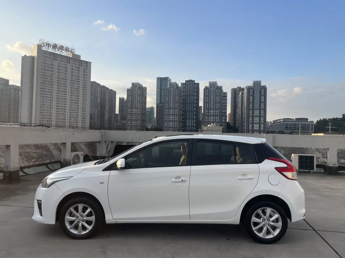 Toyota YARiS L to dazzle