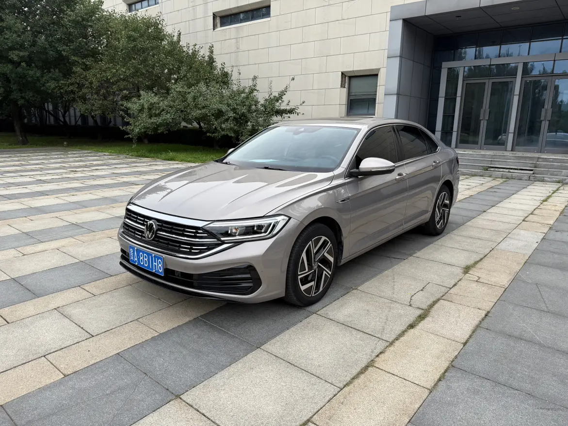 Volkswagen Sagitar  из Китая