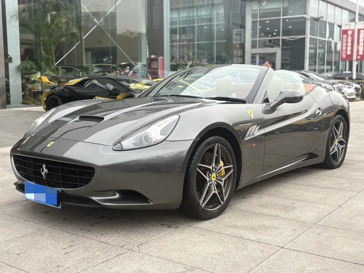 Ferrari California T  из Китая