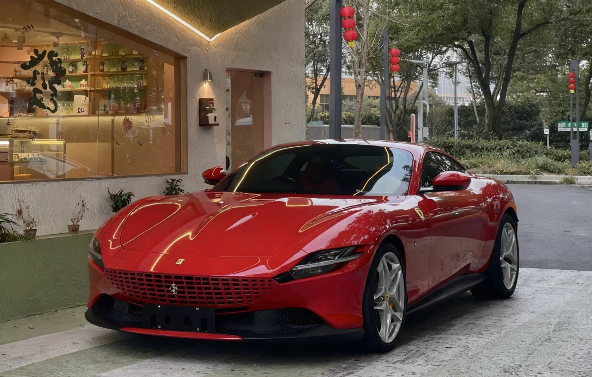 Ferrari Roma  из Китая