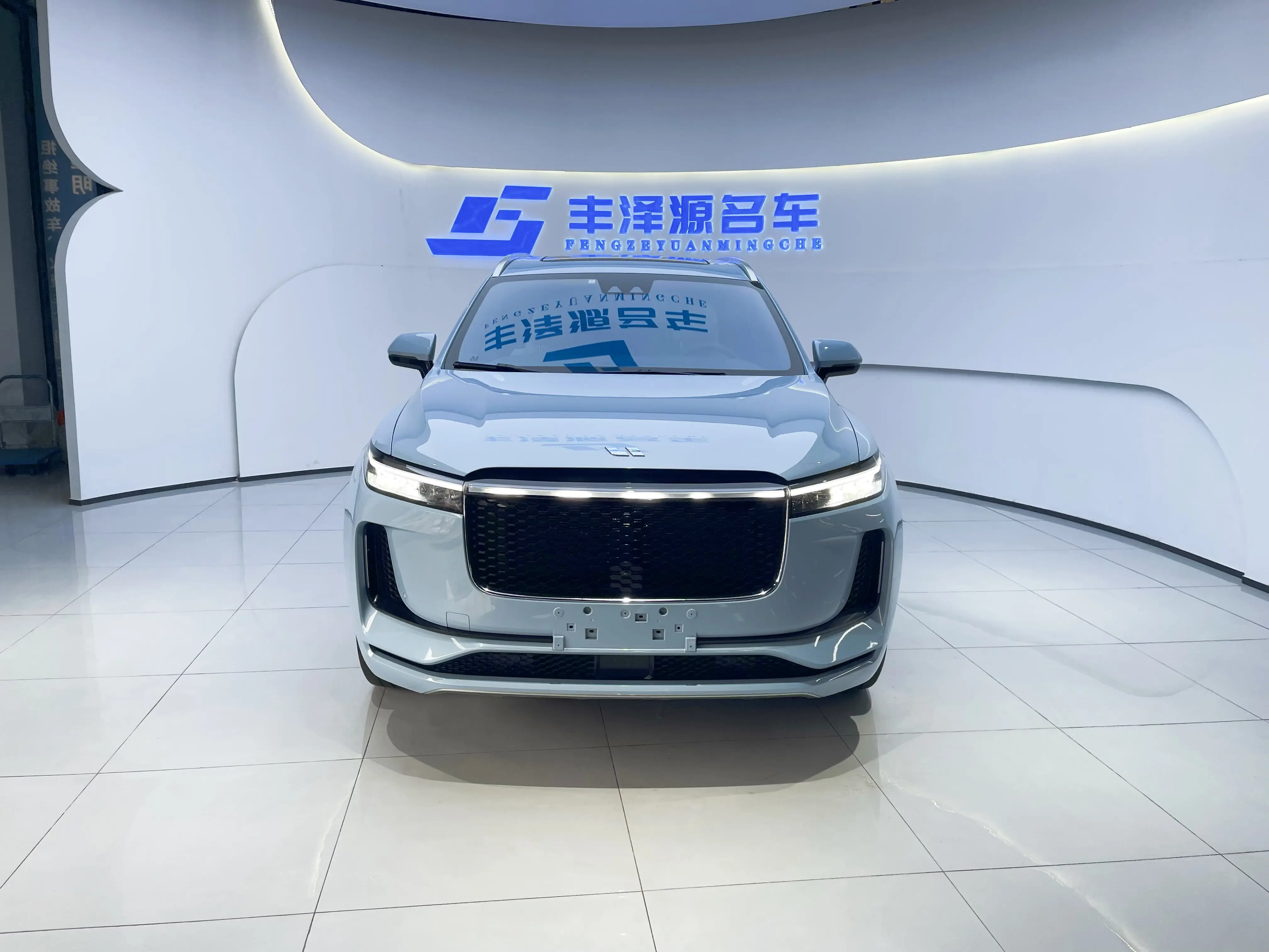 Li ONE (Ideal ONE)  из Китая