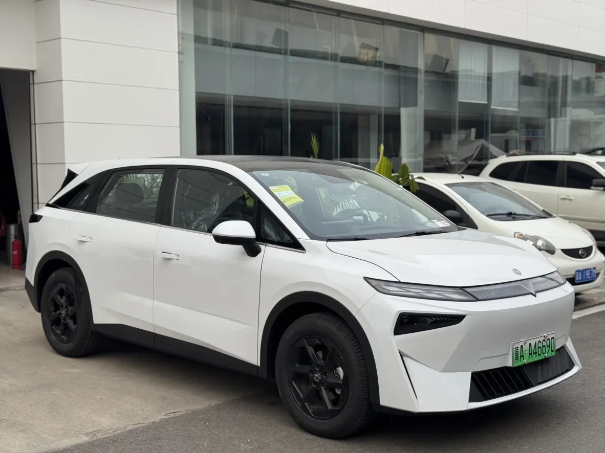 Kai Chen Venucia VX6