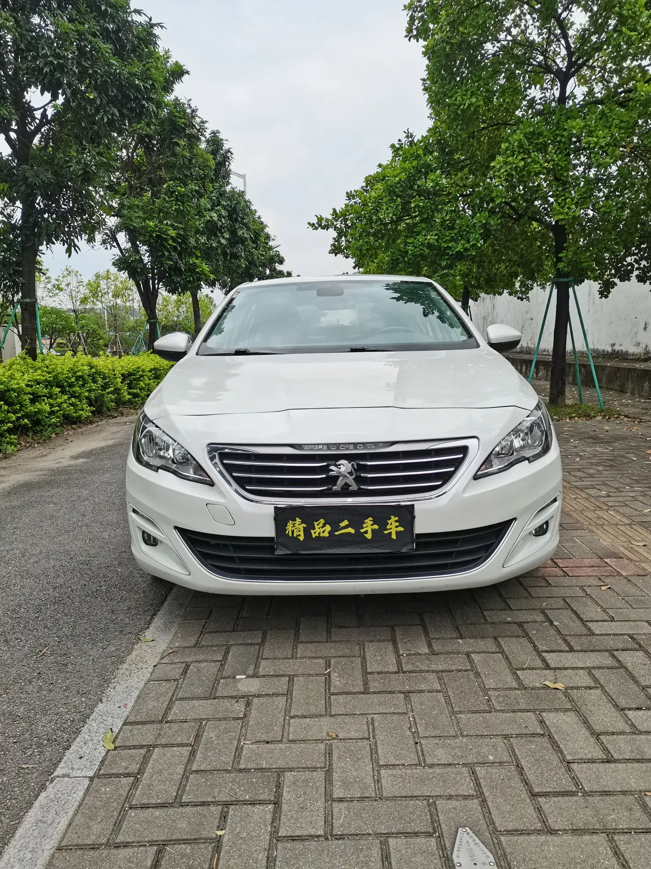 Peugeot 408