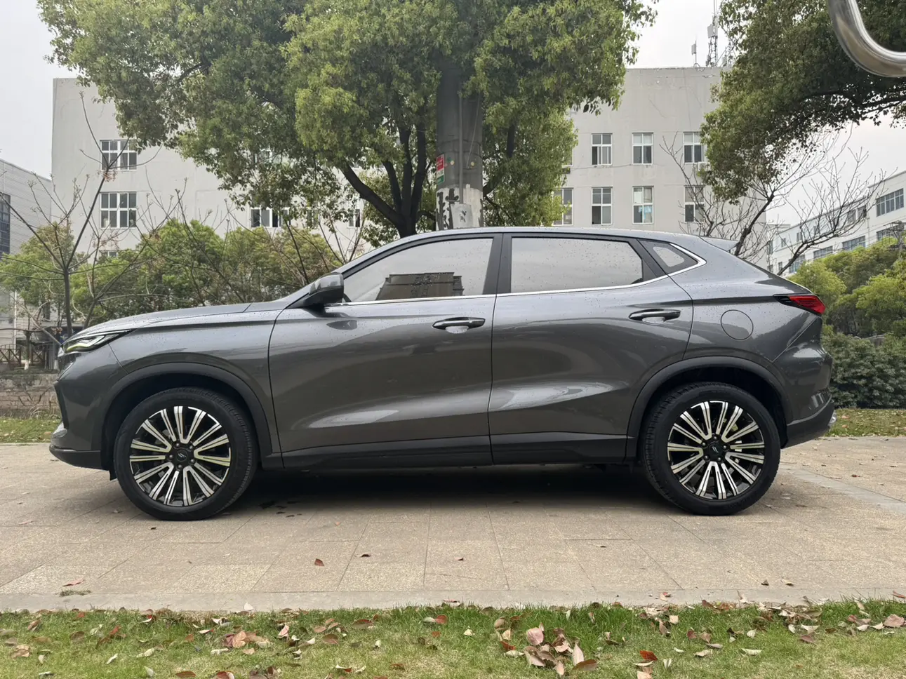 Oshan Changan Auchan X5