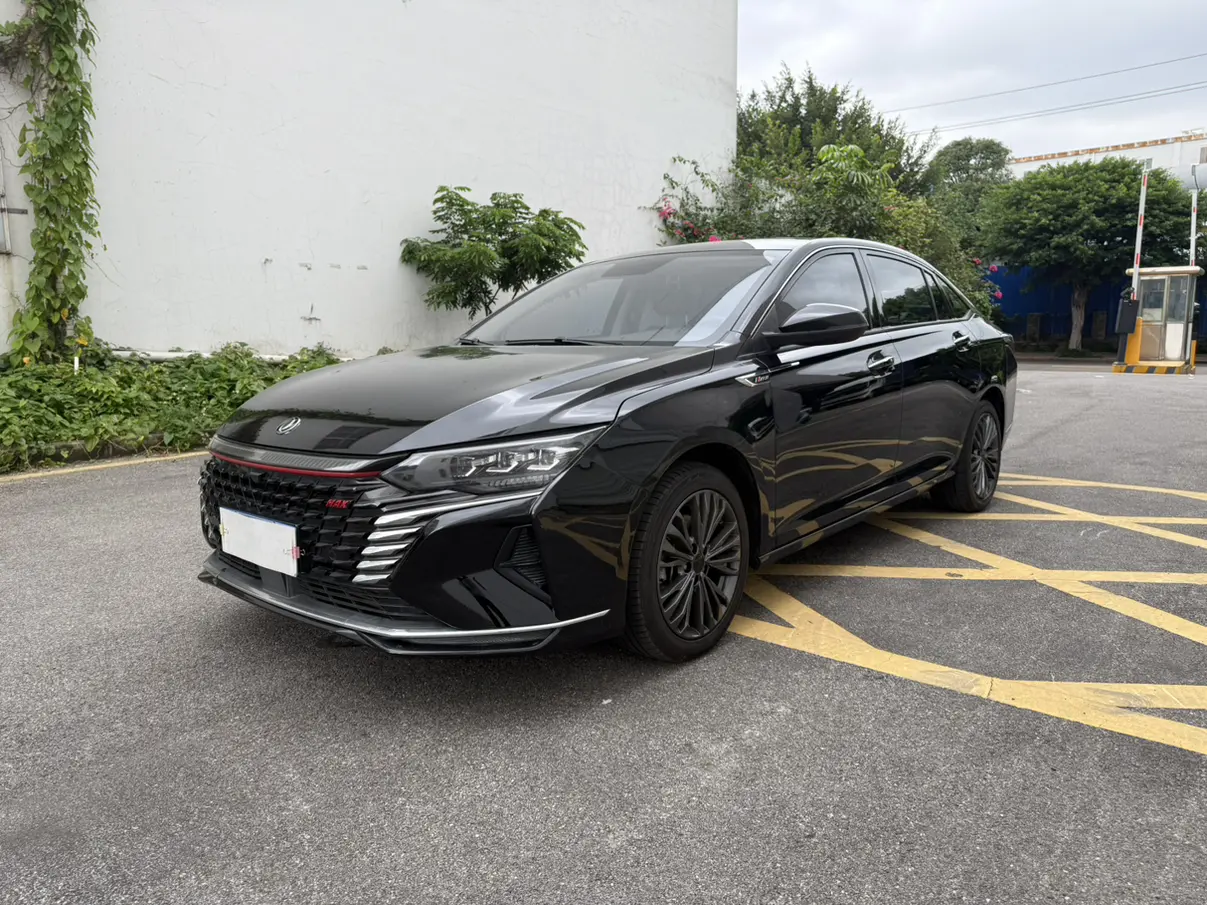 Dongfeng Yixuan MAX  из Китая